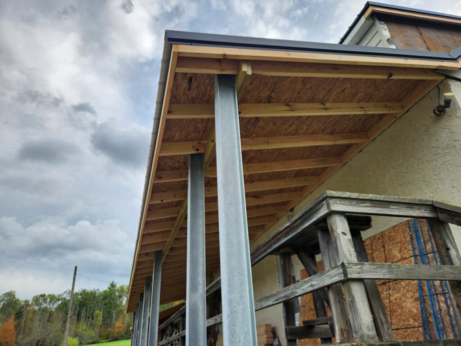 New Roof being installed D.JPG