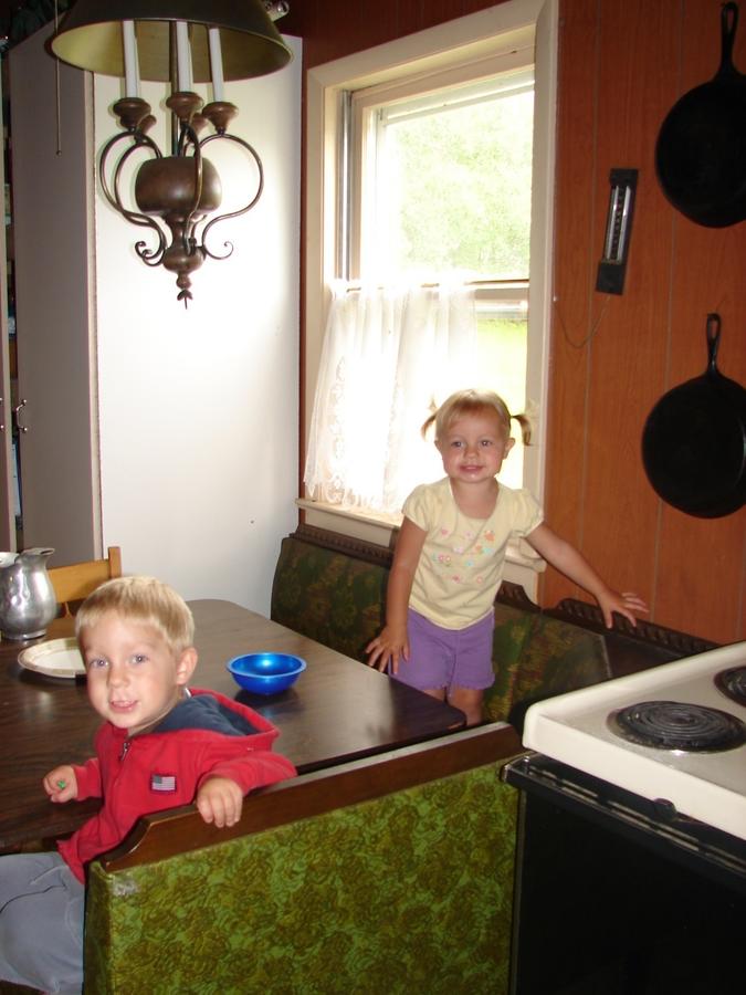 Will and Annie Gehman enjoying lunch.jpg